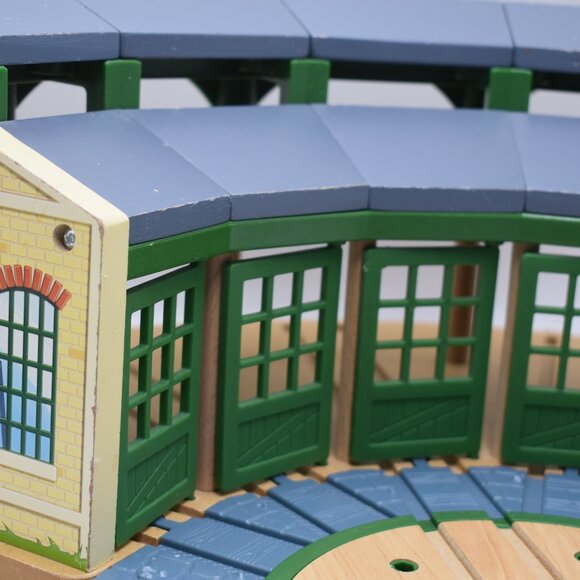 Thomas & Friends Y4367 Mattel Wooden Railway Tidmouth Sheds Turntable Roundabout - Picture 3 of 16